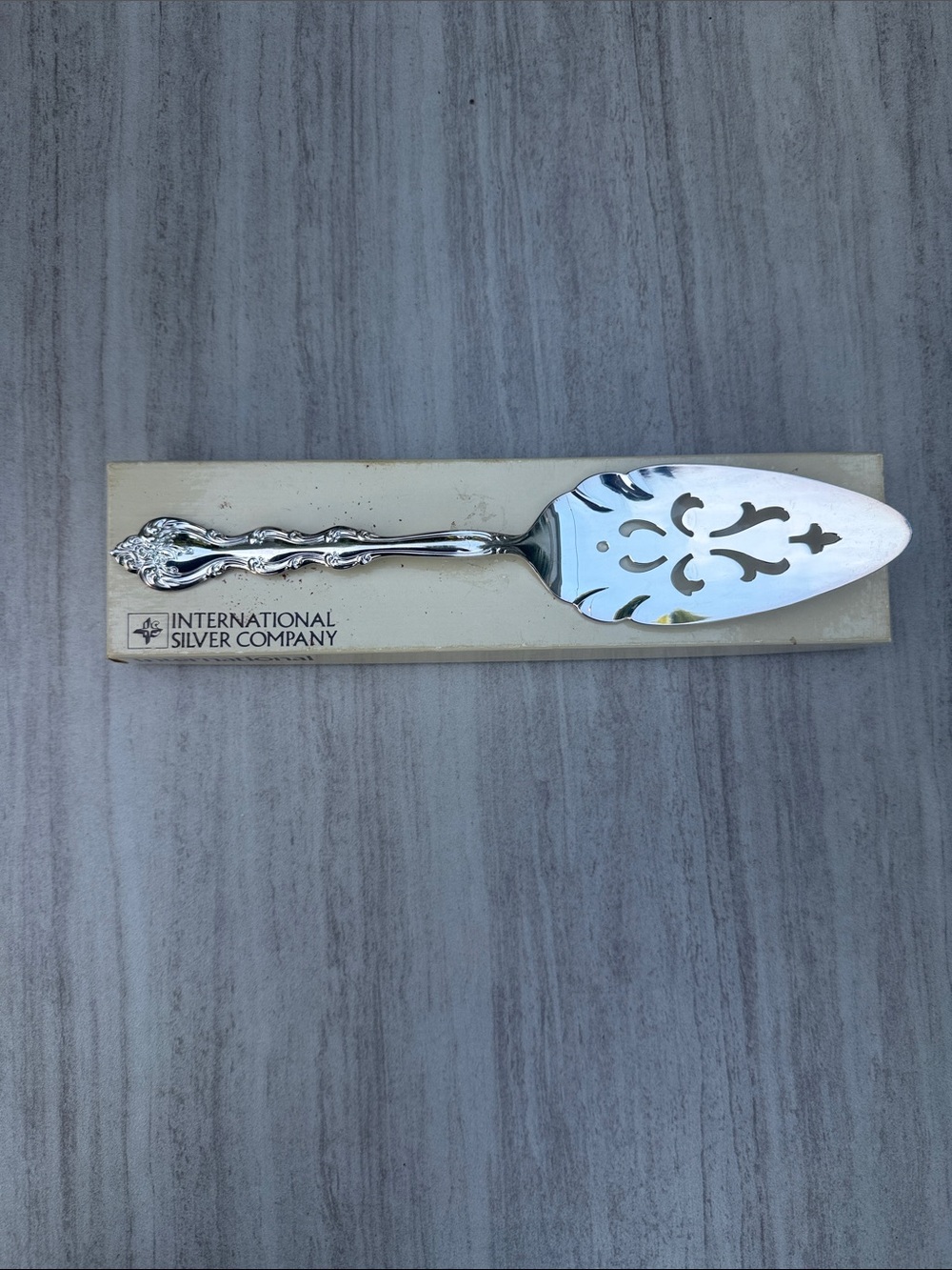 Vintage 1971 interlude by International Silver Company Pierced pastry pie Server